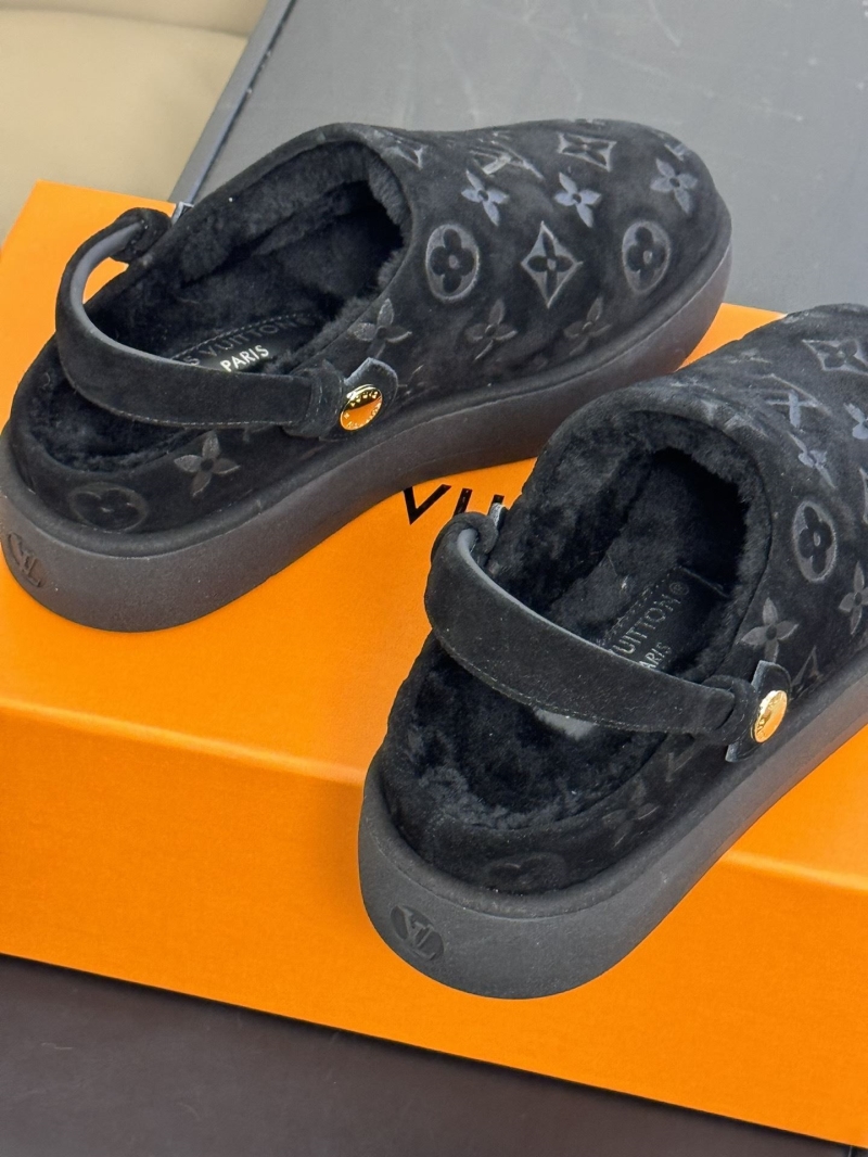 Louis Vuitton Slippers